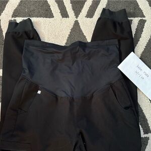 Figs Maternity Zamora scrub pants